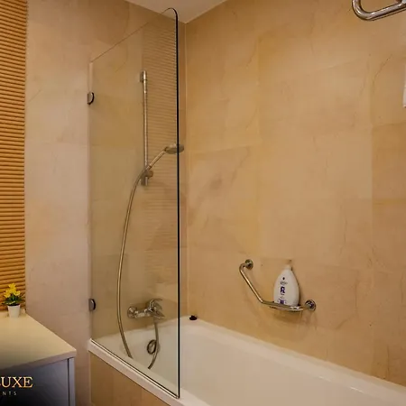 Yamaluxe Apartments - Huge - Confort & Luxury With Great View Bucharest Exterior photo